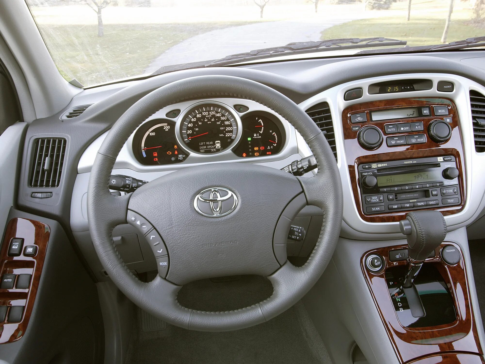 Highlander 1 поколение. Хайлендер 1 поколения. Toyota Highlander 2005 салон. Toyota Highlander 2004 салон. Toyota Highlander 1 поколения.
