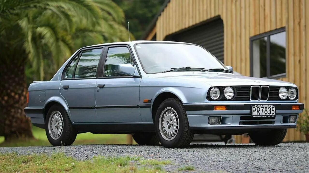 Bmw сток. БМВ е30. BMW e30 sedan. БМВ е30 седан. BMW e30 325i.