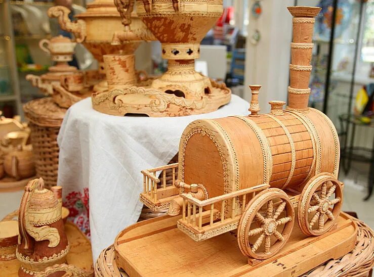 Уральские умельцы. Шоу уральские пельмени 2021. Уральские умельцы 5. Промысел карелов берестоплетение. Изделия из дерева и бересты.