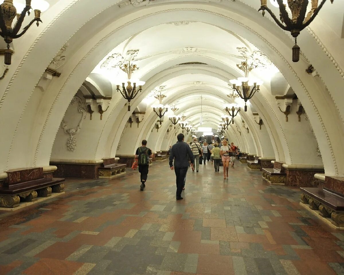 Киевская арбатская линия. Станция Арбатская Арбатско-Покровская линия. Арбатская (станция метро, Арбатско-Покровская линия). Арбатская станция метро синяя ветка. Киевская станция метро Арбатско-Покровская.