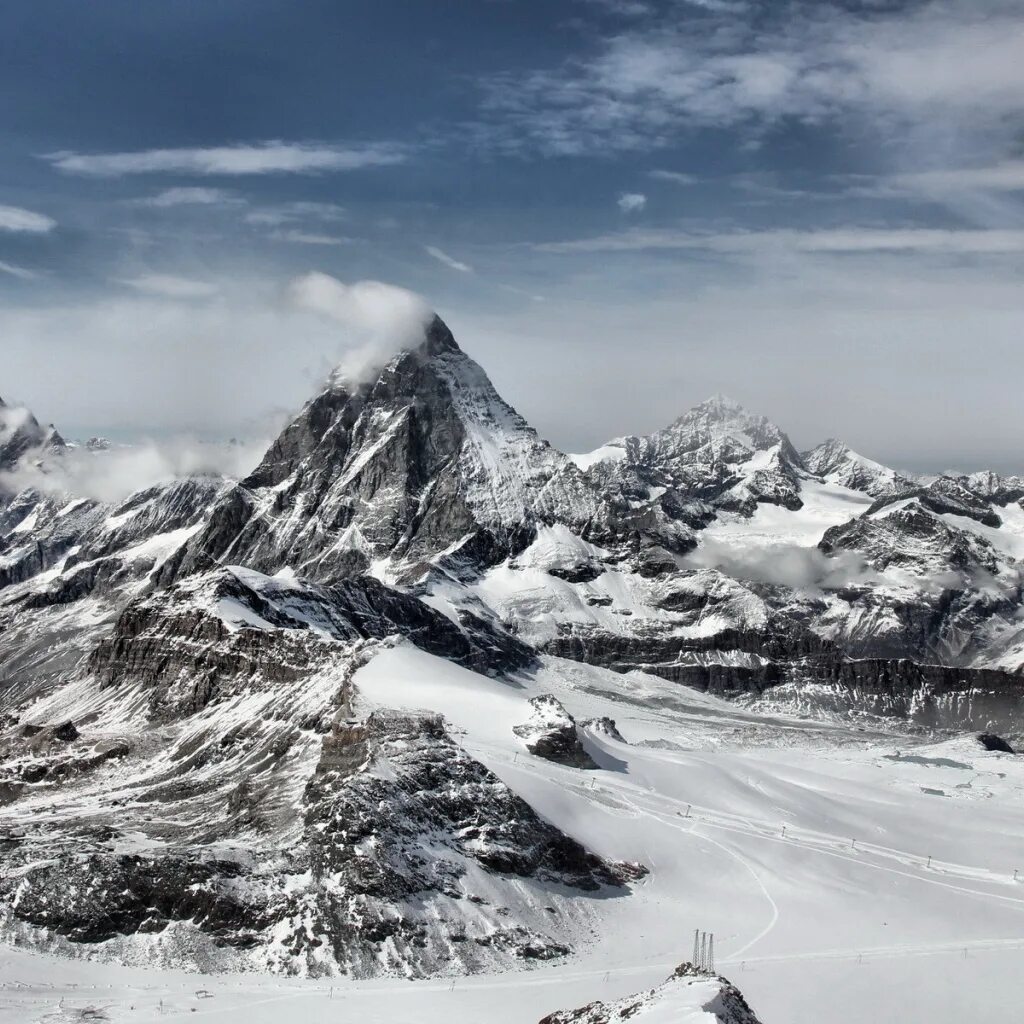 Горы. Снежные горы. Красивые снежные горы. Международный день гор. Mount only