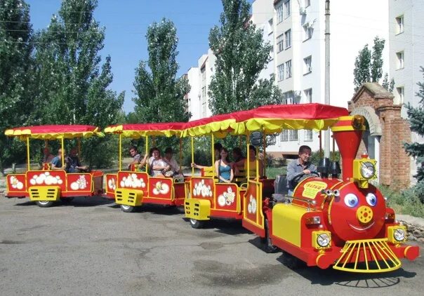 Парк сказка в москве американские горки. Бумеранг аттракцион челябинск гагарин парк. Сказка парк аттракционов американские горки. Парк гагарина челябинск аттракционы. Аттракционы в коломенском.