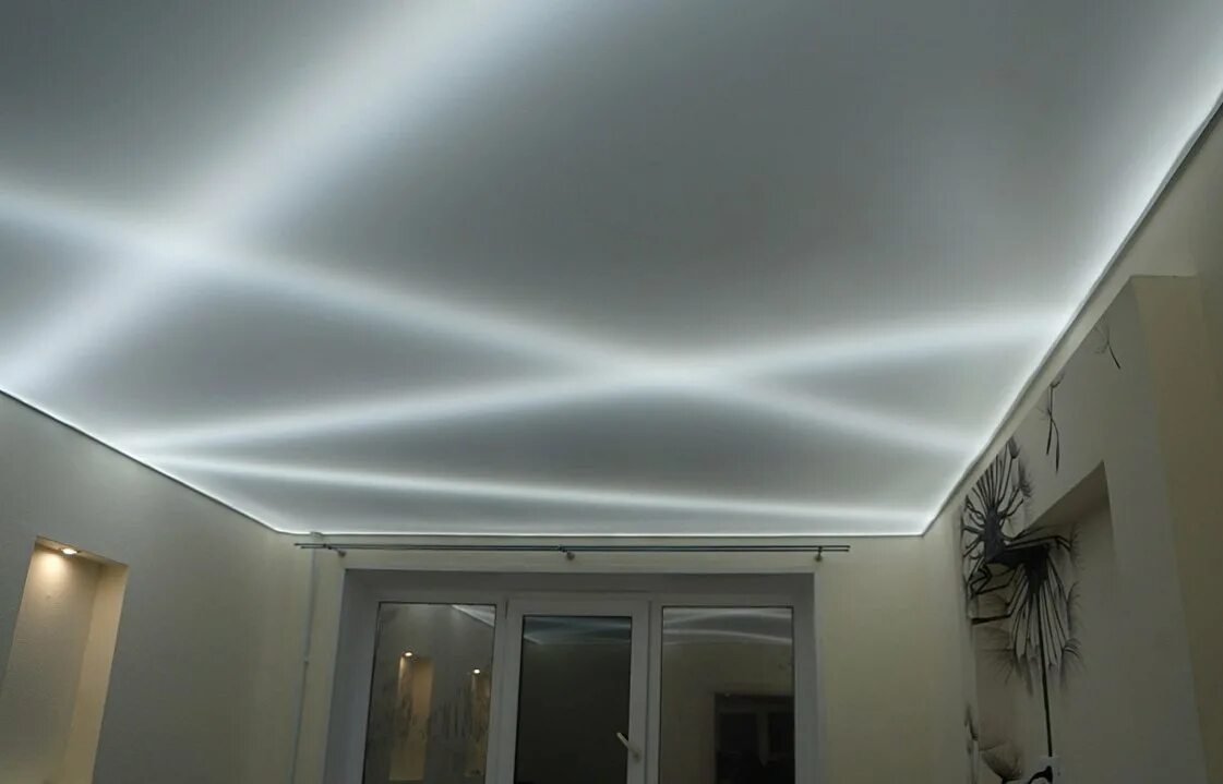 Подсветка внутри потолка. Натяжные потолки с подсветкой. Натяжной потолок со светодиодной подсветкой. Подвесной потолок с подсветкой. Диодная подсветка потолка.