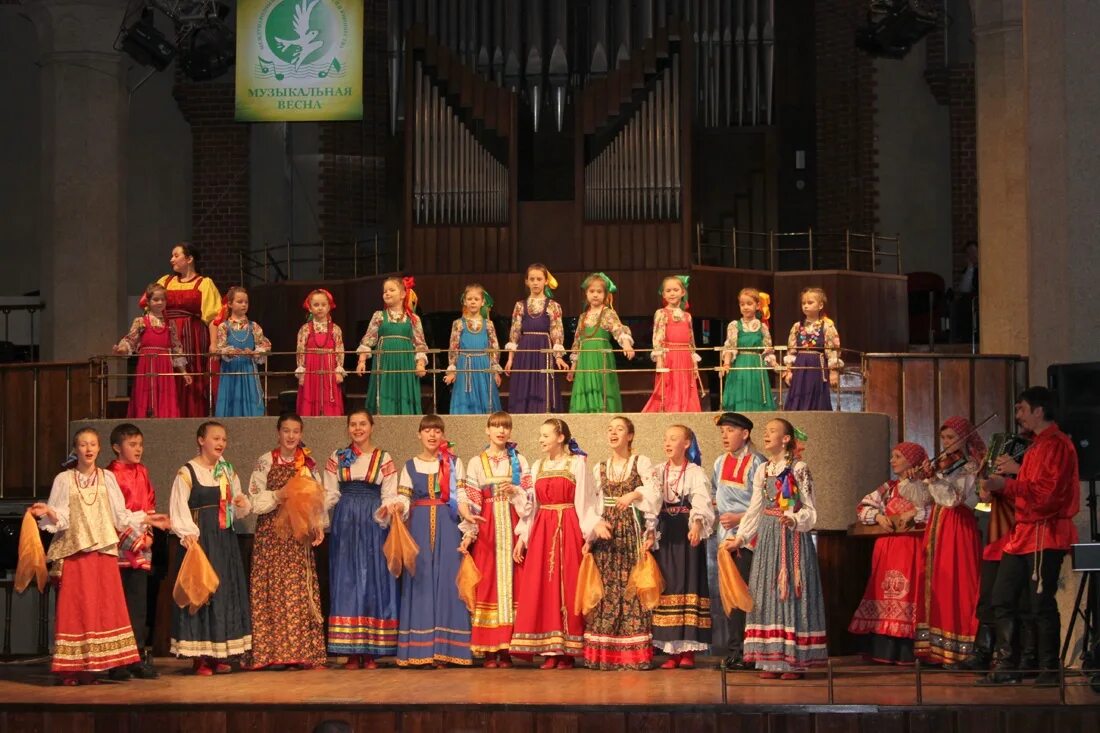 Пограничник балтики. Оркестр русских народных инструментов осипова. Фольклорные ансамбли подростки. Ансамбли калининграда. Ансамбли калининграда.