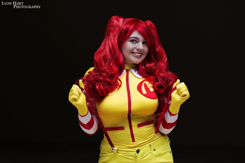 Mcdonalds cosplay. Рональд Макдональд. Рональд Макдональд косплей. Fem Ronald MCDONALD. Рональд Макдональд девушка.