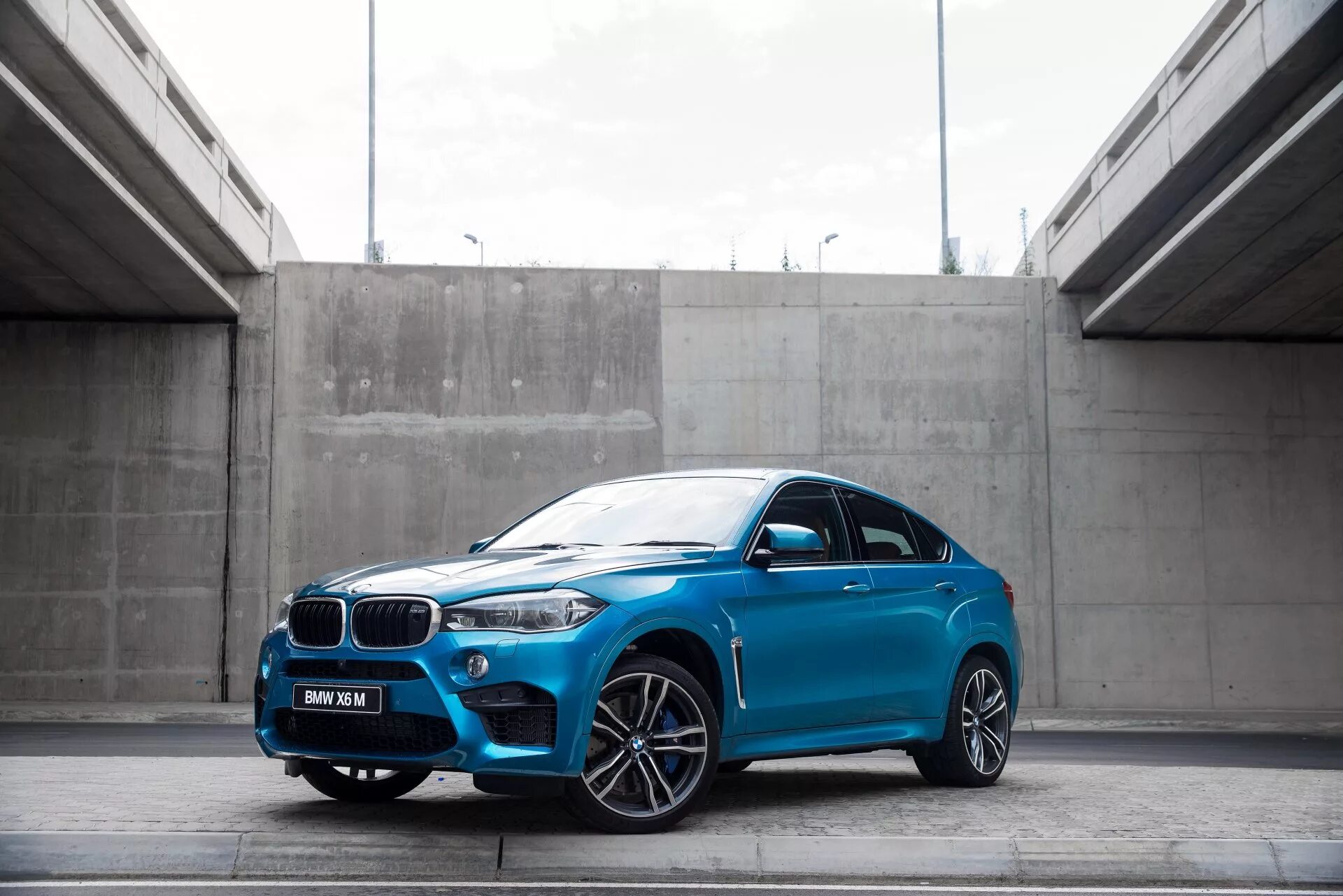 6 икс 16. BMW x6m. BMW x6 f16. БМВ x6m 2015. BMW x6m синяя.