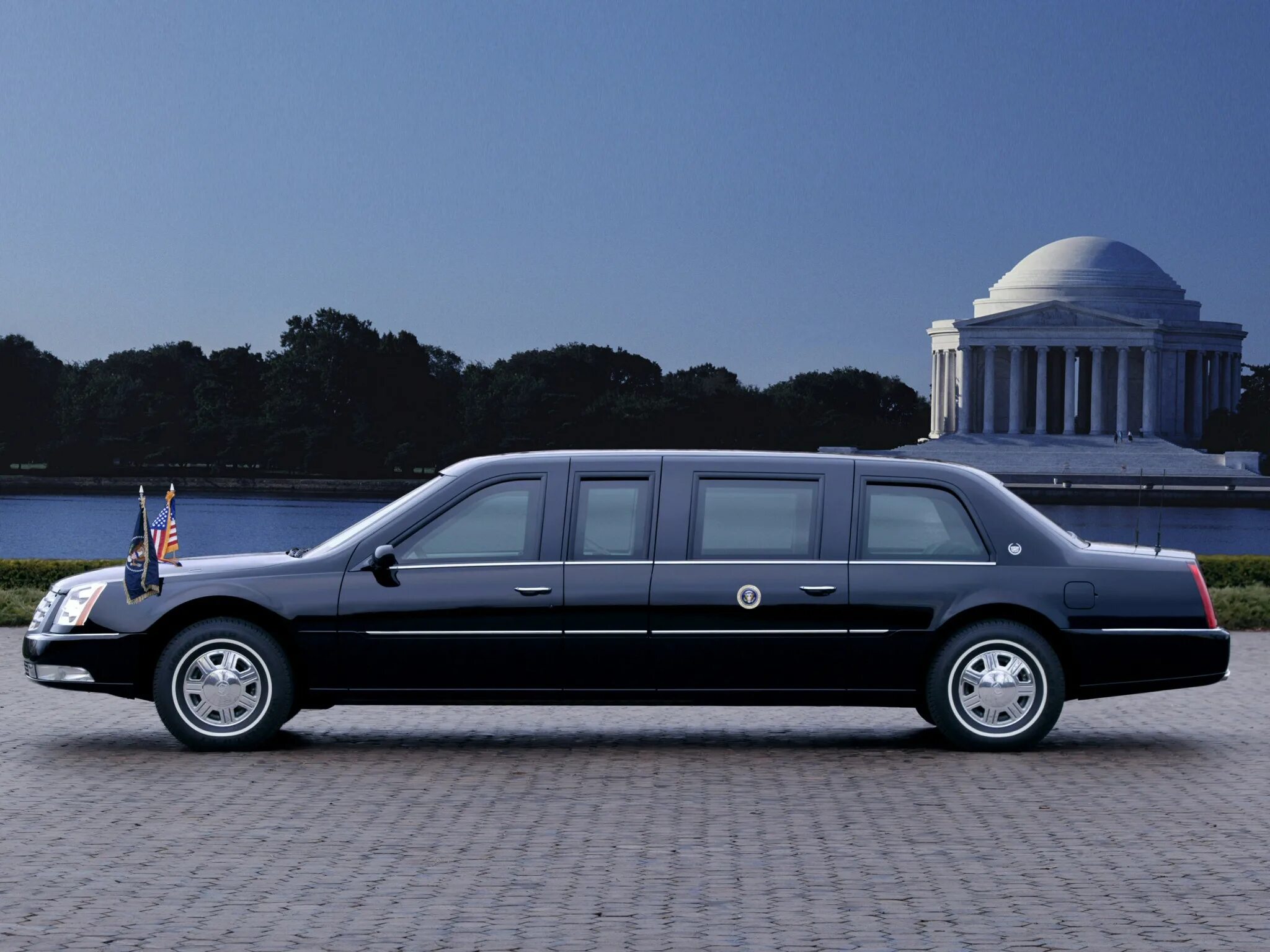 State cars. Cadillac DTS presidential Limousine 2006. Кадиллак DTS лимузин. Cadillac 2005 presidential. Cadillac presidential Limousine.