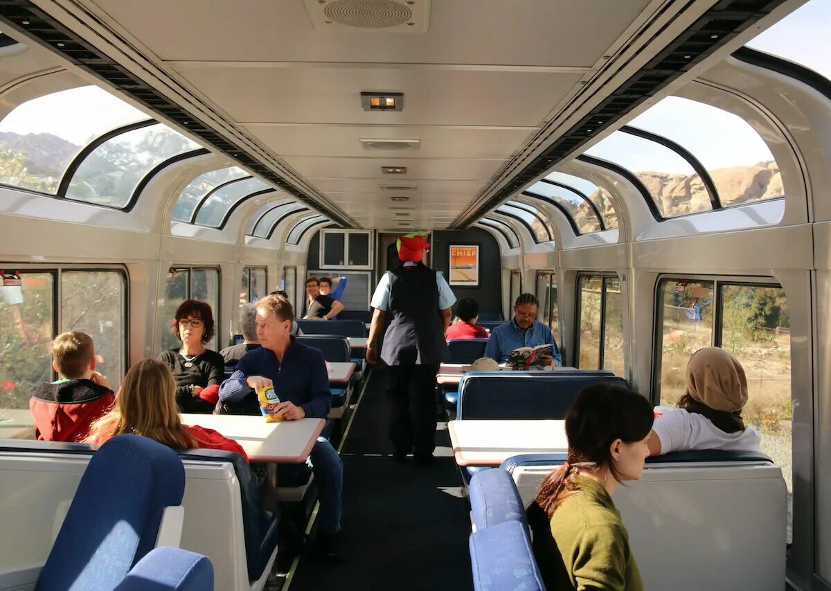 Train inside. Amtrak trains inside. поезд амтрак сша внутри. coach car train inside.