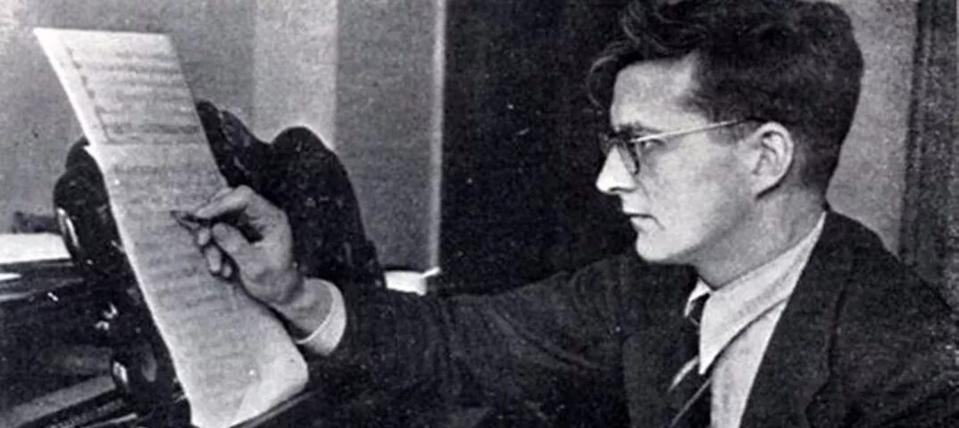 Шостакович в консерватории. Dmitrii shostakovich. Ленинградская симфония шостаковича. Ударные шостаковича. Ударные шостаковича.