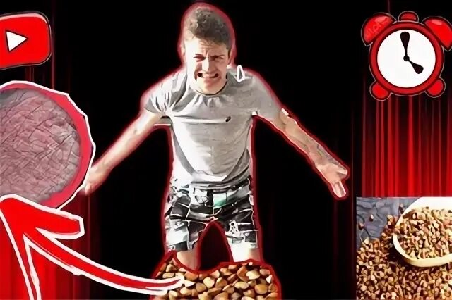Стоять на гречке на коленках. Ребенка поставили на гречку. Мелкая моторика ног. Наказание стоять на гречке. Ребенка ставят на гречку мужское.