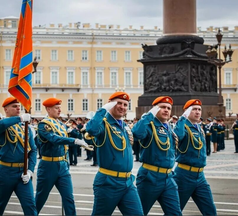 Лучший парад. Дворцовая площадь в санкт-петербурге парад. парад 9 мая в санкт-петербурге. парад победы на дворцовой площади. парад победы в санкт петербурге 09.05.2003.