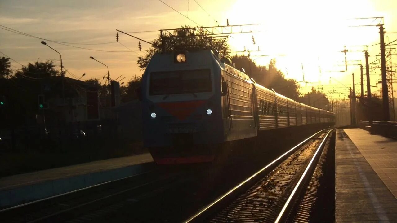 Поезд 121в. Поезд 642. Поезд 121 Санкт-Петербург Владикавказ. Поезд 642 м станции.