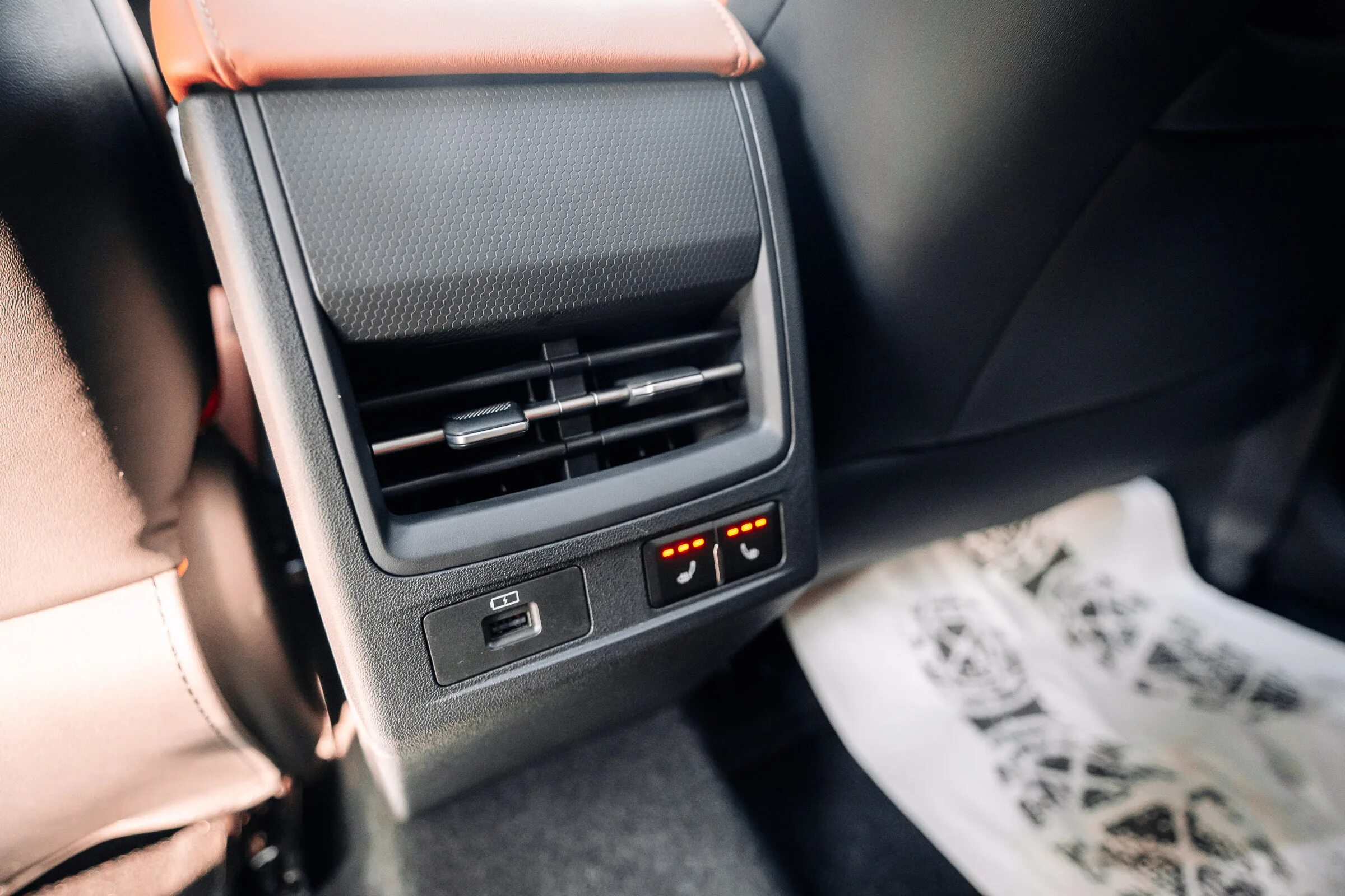 Omoda c5. Омода с5 чебоксары. Omoda автомобиль. Omoda c5 ключ. Чебоксары ул.