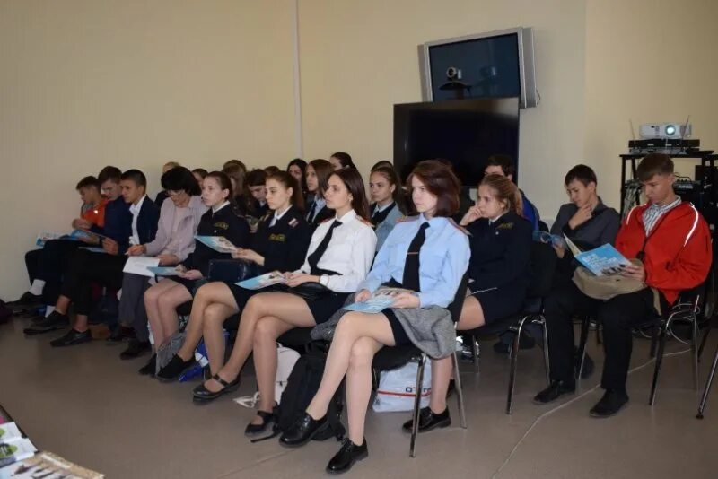 камышинская 20. пенсионный фонд в волгограде сотрудники. фонд камышин. фонд камышин. пфр камышин медведев станислав.