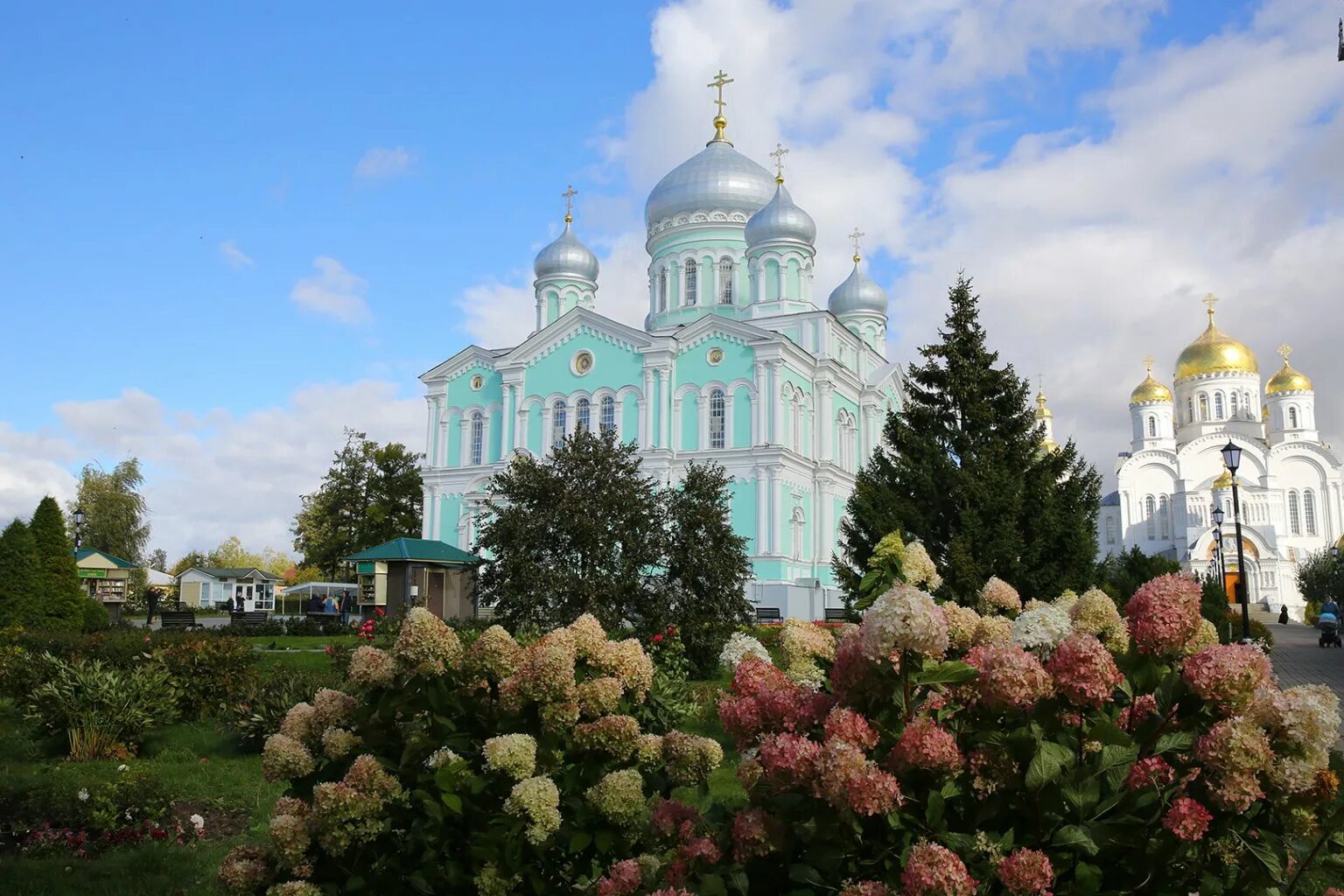 Свято Троицкий Дивеевский монастырь. Дивеево. Серафимо-Дивеевский Троицкий монастырь.. Подворье серафимо дивеевского