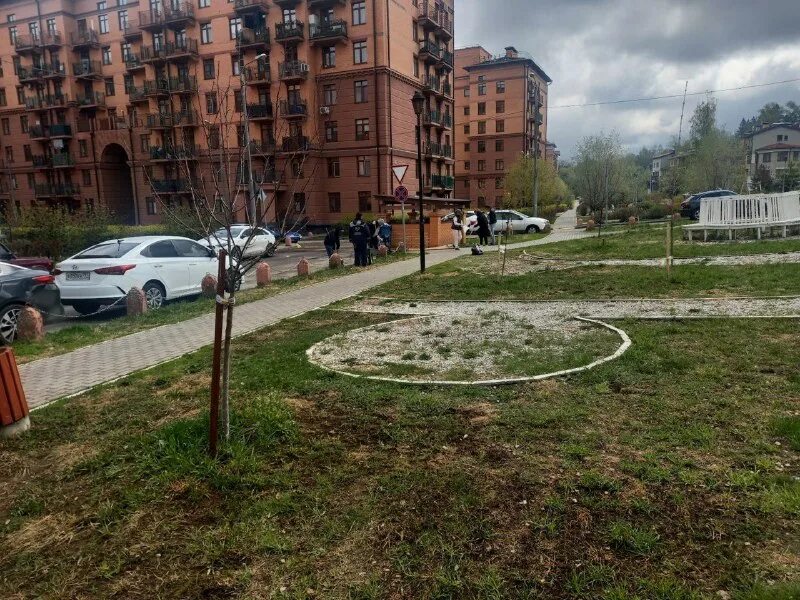 ук инициатива. сквер северок на улице 9 мая в красноярске. жилищные инициативы химки. дворы москвы. жилищные инициативы химки.