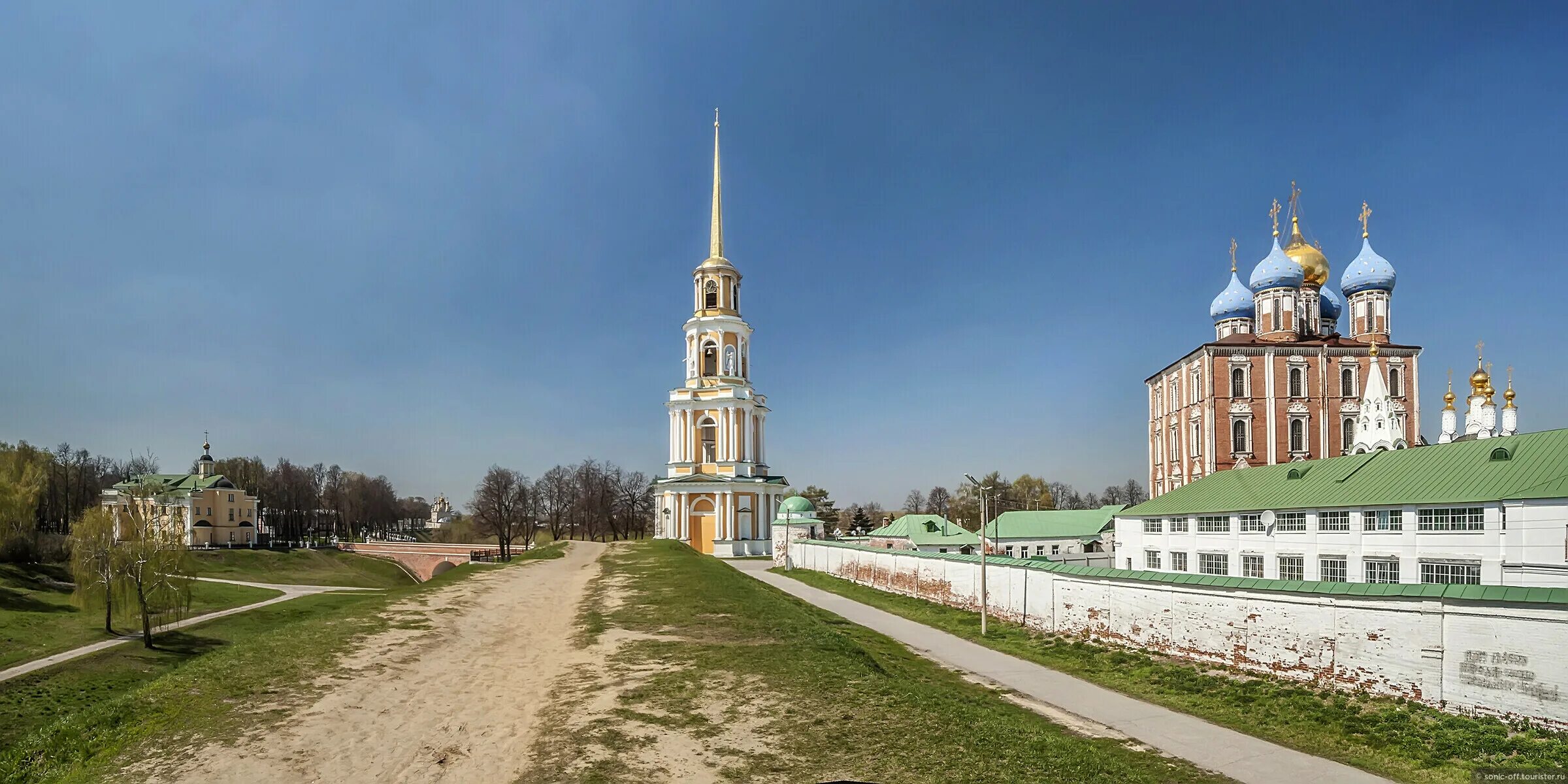 Соборная колокольня Рязанский Кремль. Кремлевский вал Рязань. Рязанский Кремль вид с реки Трубеж. Рязанский кремль сайт