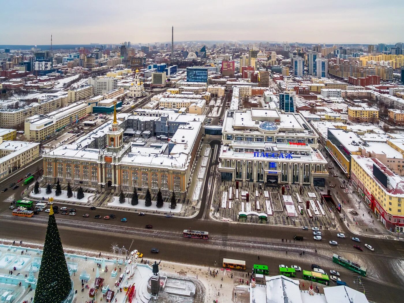 Площадь 1905 года Екатеринбург Пассаж. Гринвич Екатеринбург с высоты. Гринвич Екатеринбург вид сверху. Екатеринбург Гринвич с высоты птичьего. Пассаж площадь