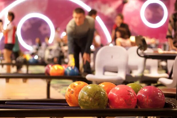 Боулинг сызрань. Цунами боулинг коуб. Fusion тула бильярд. Боулинг сызрань. Факел боулинг томск.