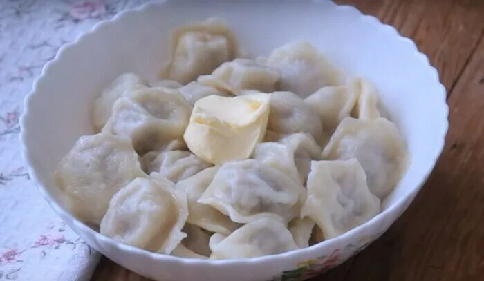 Пельмени домашние классический. Пельмени. Пельмени домашние. Рецепт домашних пельменей с мясом. Пельмени домашние рецепт с фото.