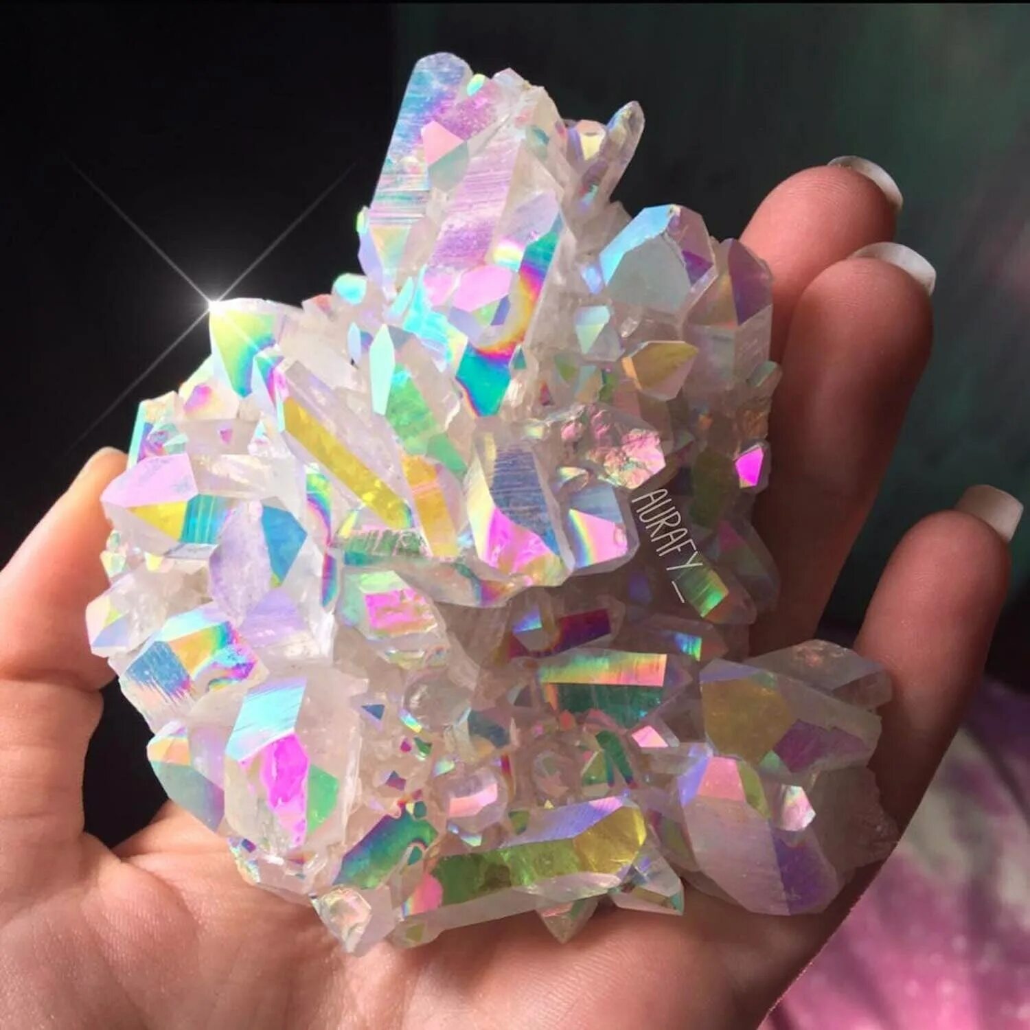 Кристалл кристальный. Кристаллы. Разноцветные минералы. Маленькие Кристаллы. Цветные бриллианты.