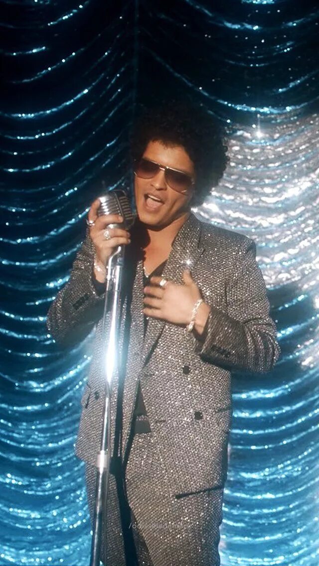 Bruno mars wake up in the sky. Водный певец. bruno mars wake up in the. певцы о боге. bruno mars wake up in the sky ава.