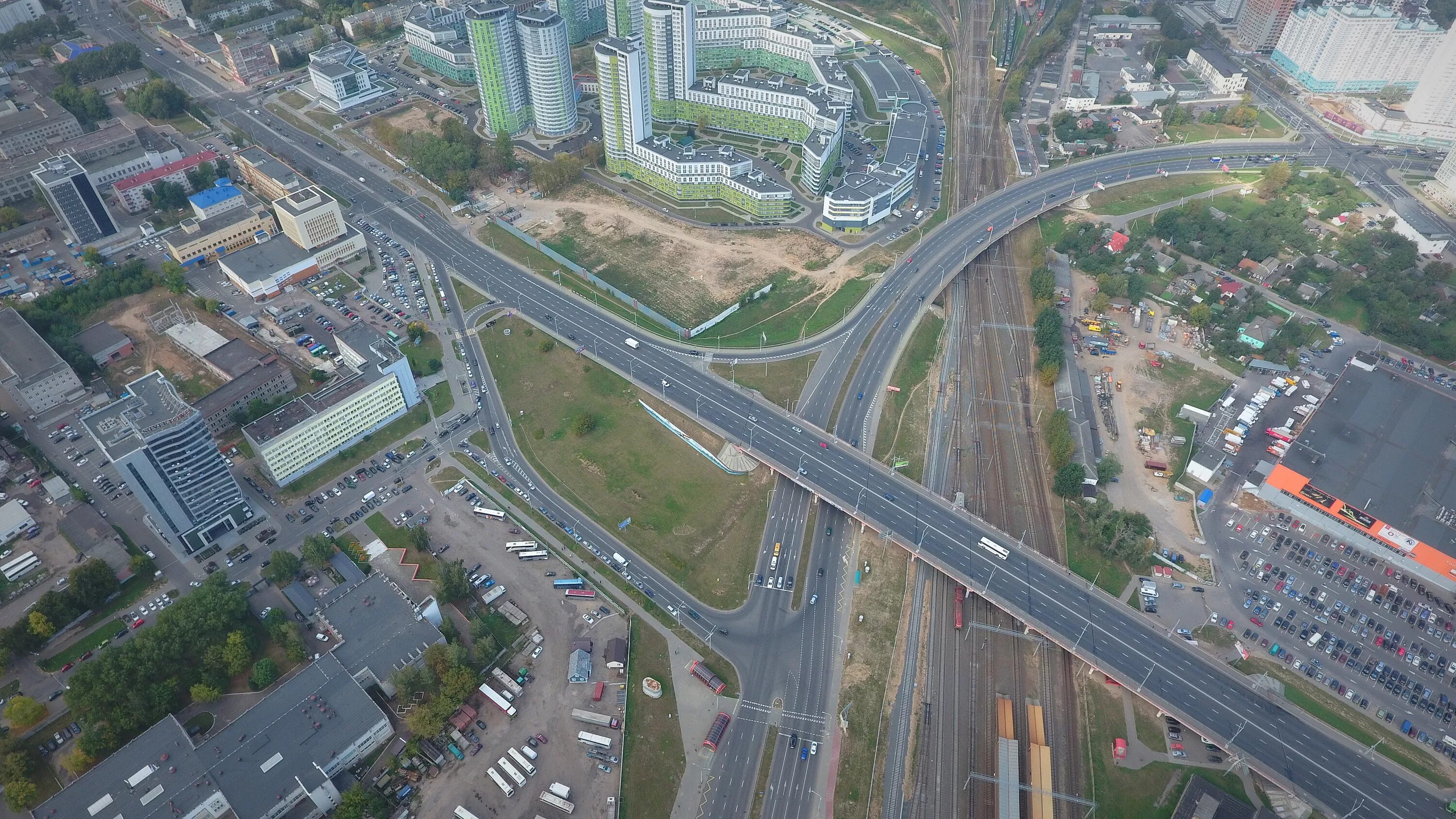 Полосы движения и проезжая часть. 7. 8 полос движения. Дорожная разметка 1. Улица варшавское шоссе.