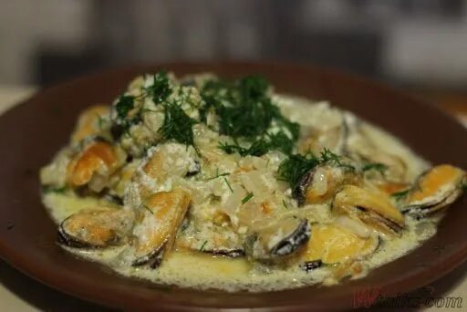 Мидии с сыром дор блю. Мидии берблан. Мидии бешамель. Мидии черноморские в сливочном соусе. Миди в сливочном соусе.