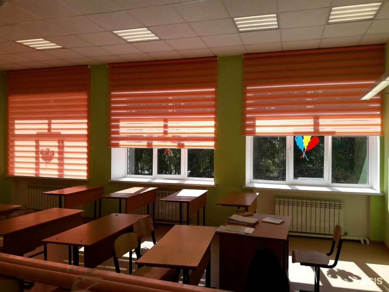 Три окна в классе