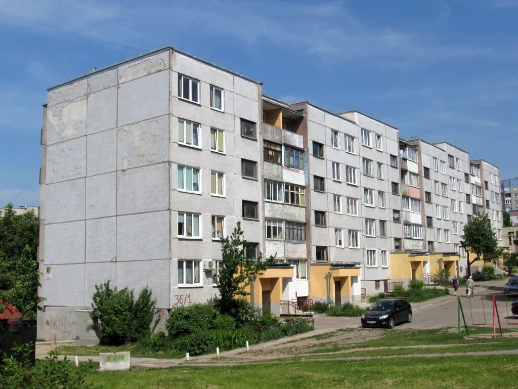 Космонавтов 36 1