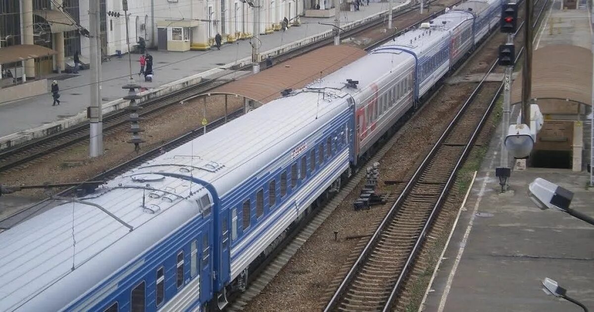 Жд вокзал георгиевск. Георгиевск (станция). Приморско-Ахтарск ЖД вокзал. Финляндский вокзал поезда.