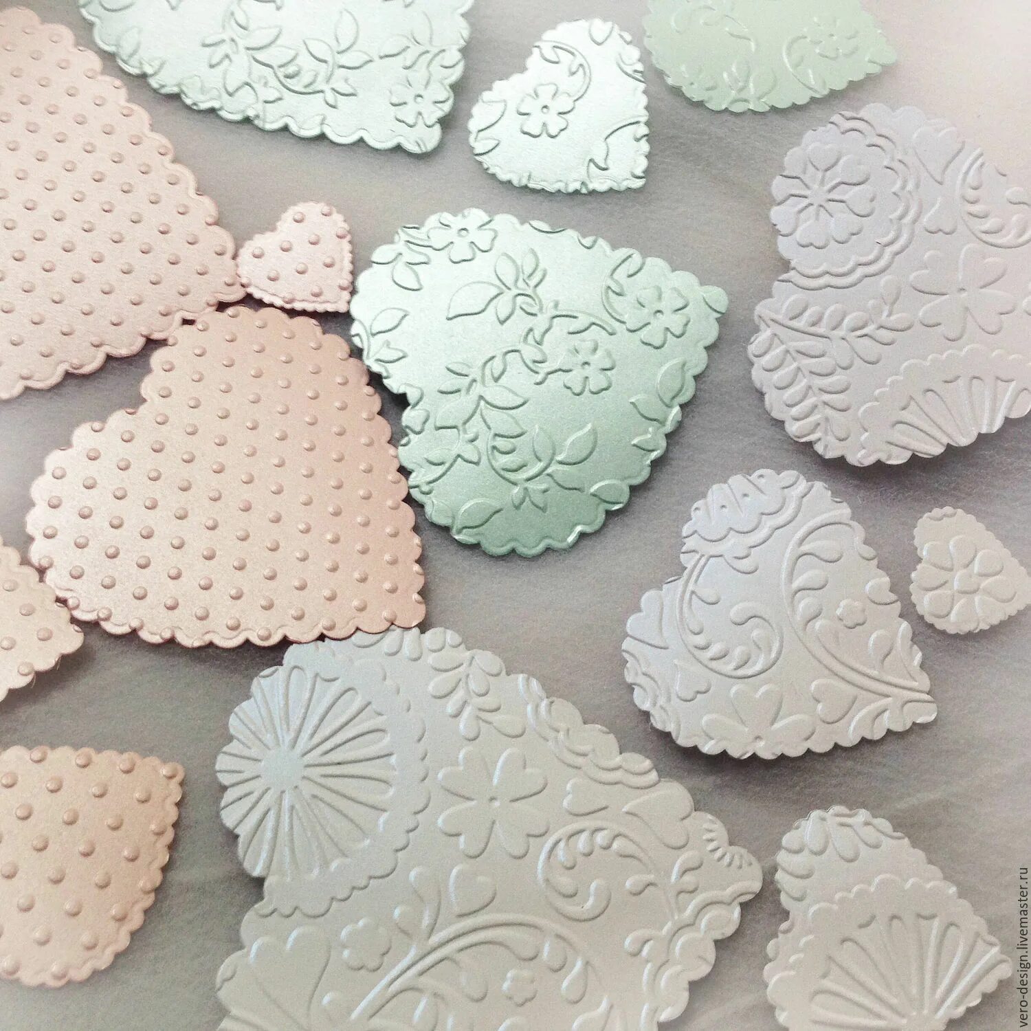 Вырубка тиснение. Вырубка тиснение. Вырубка тиснение. Тиснение в скрапбукинге. Вырубка тиснение.