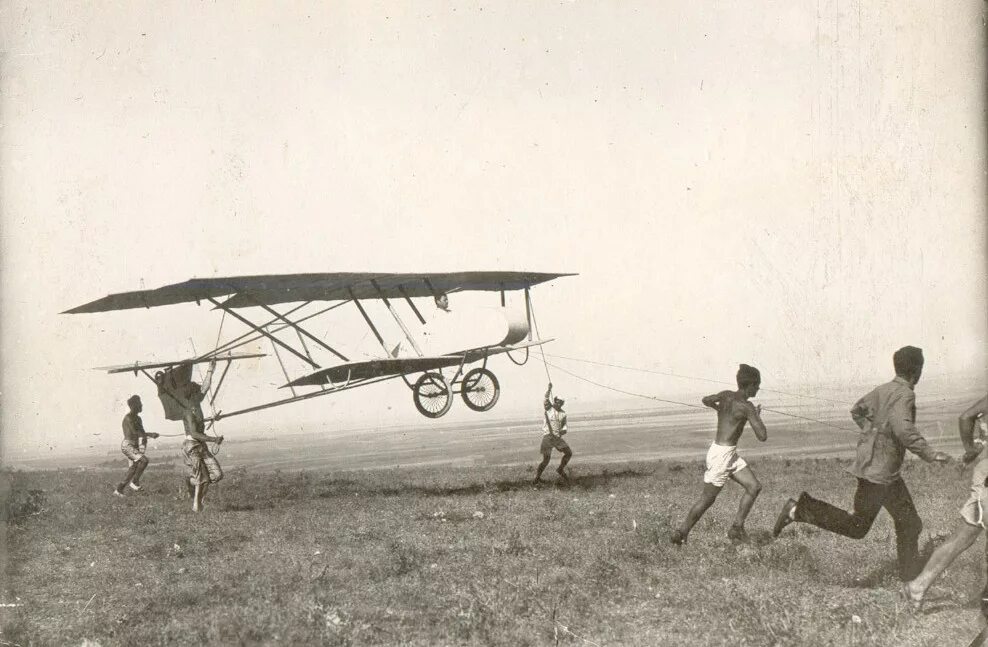 Первый самолет видео. Планер АВФ-20. Авиаконструктор Яковлев планер АВФ-10. Планер Коктебель.