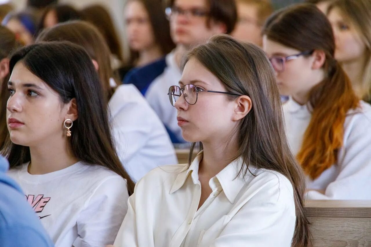 Ученики медицинских школ. Ученые — в школы Москва. Курчатовская школа медицинский класс. Ученик медицинского класса фото в высоком разрешении.