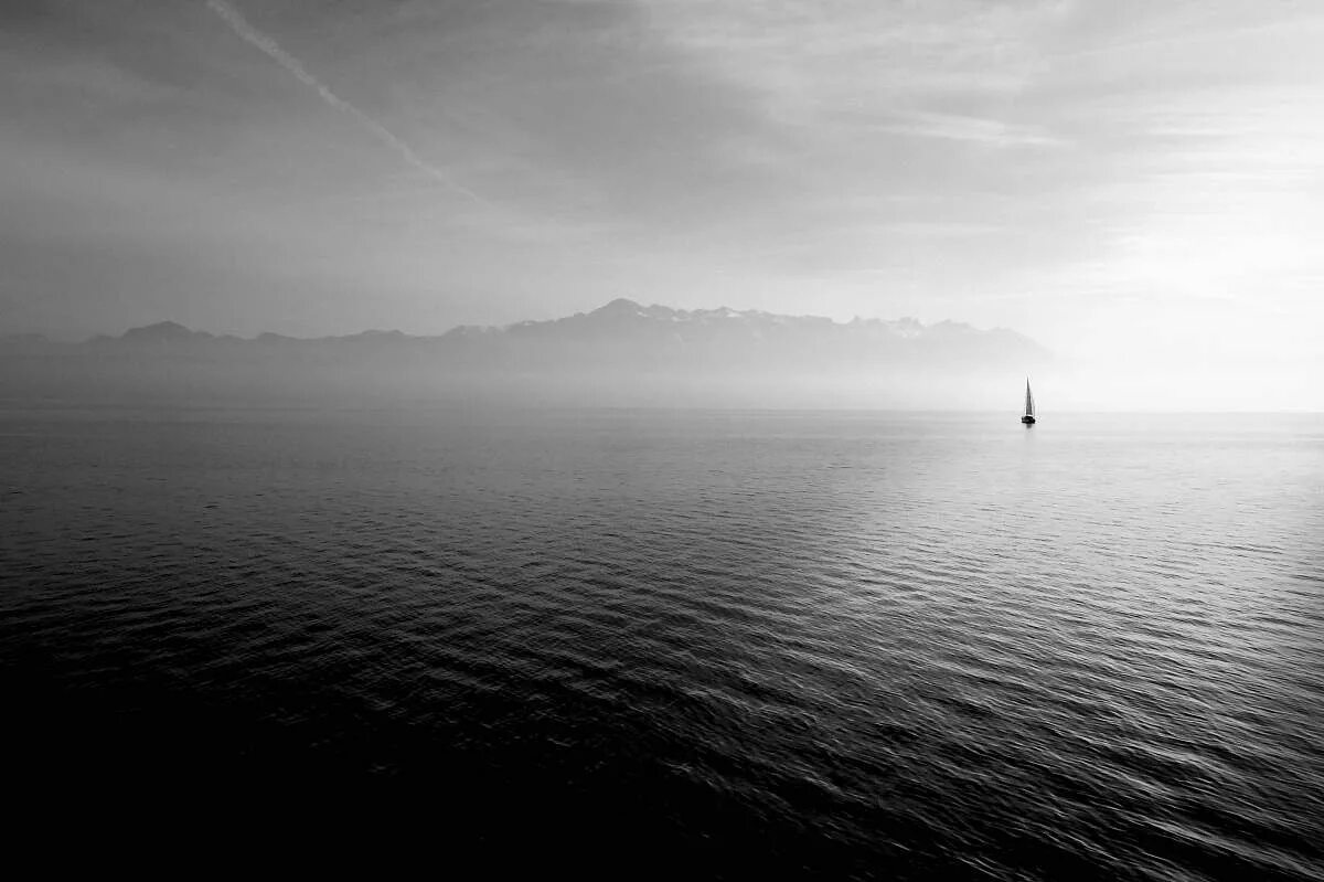 Пасмурное море. Есть серое море. Есть серое море. Бескрайнее море. Темное море.