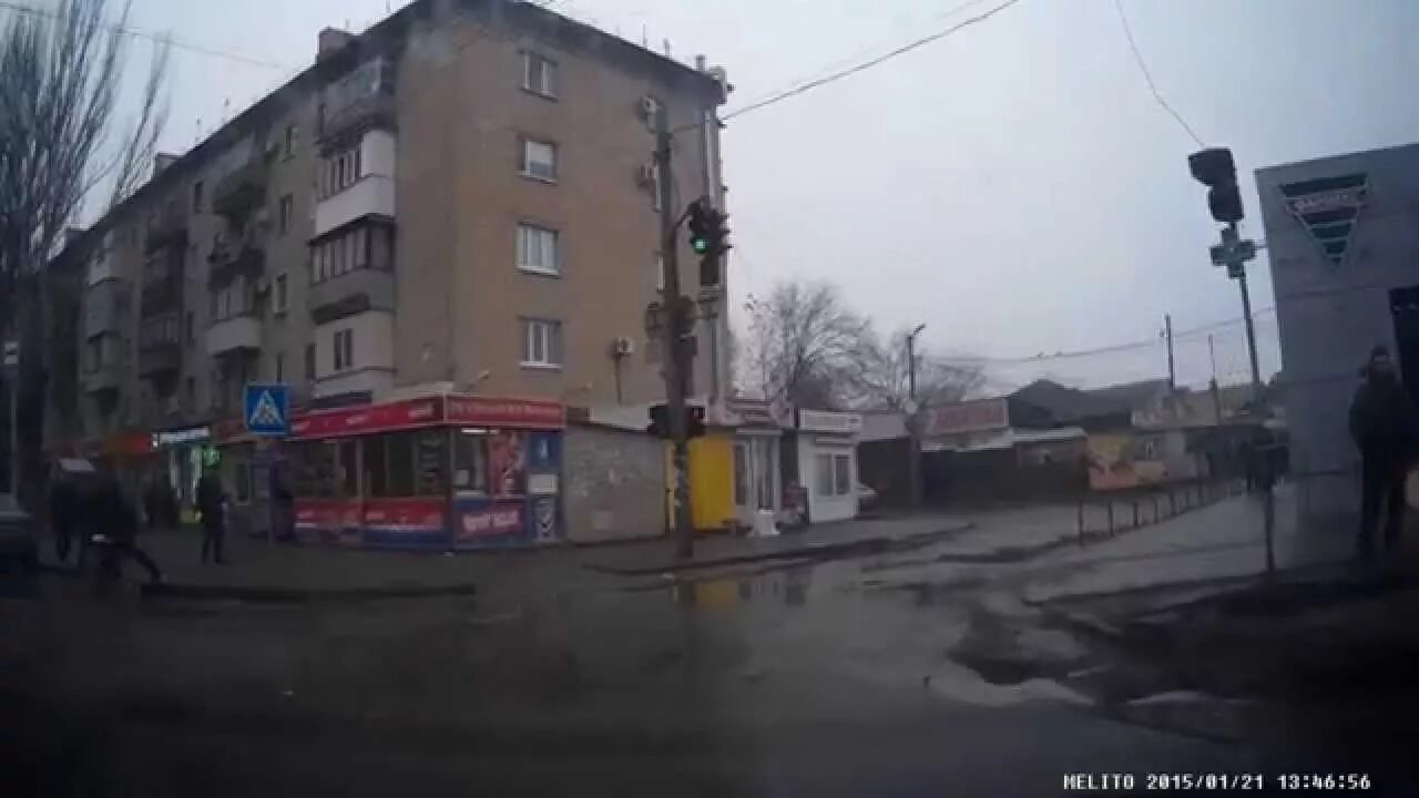 Мелитополь видео. Ул.Шмидта Мелитополь. Мелитополь ул Кирова. Ул Коминтерна Мелитополь. Мелитополь улица Красноармейская.