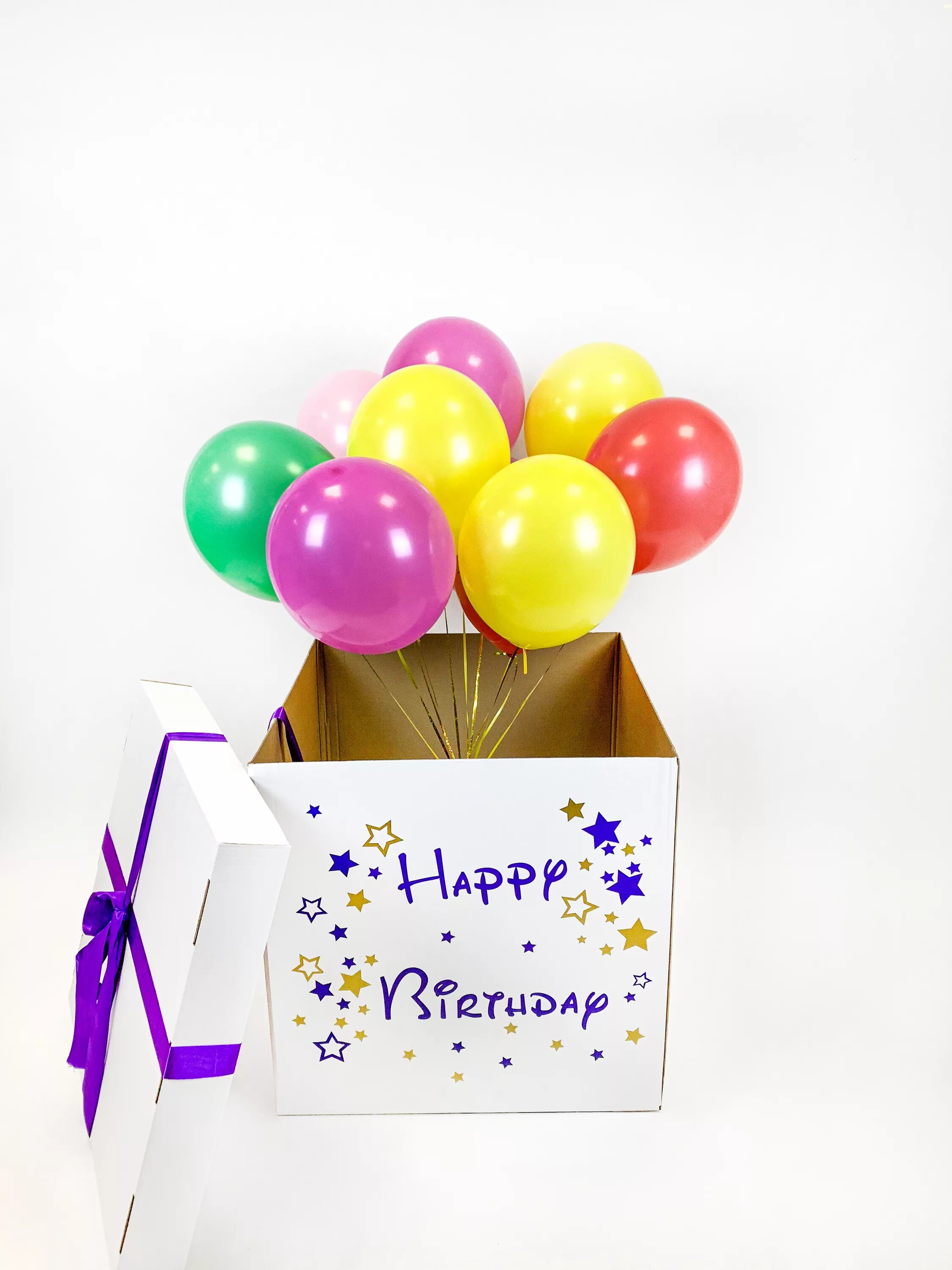 Шары в коробке на день рождения. Коробка с шарами. Коробка с шарами, сюрприз. Коробка сюрприз с воздушными шарами. Подарочная коробка с шарами.