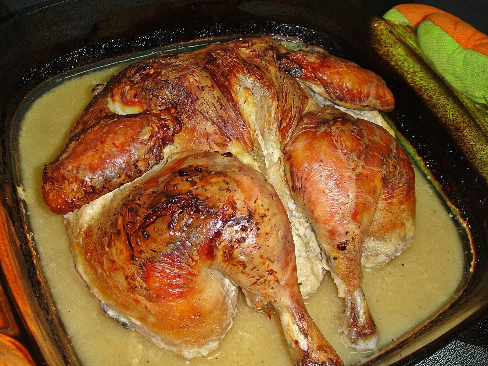 Домашняя курица мягкой и сочной. Курица в духовке. Курица приготовленная. Курица запеченная в духовке. Курица запеченная целиком.