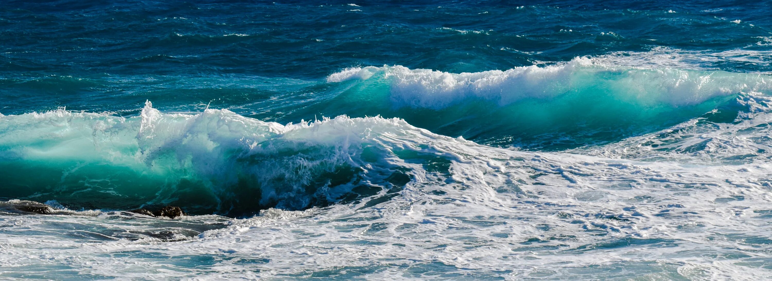Вторая волна на море. Море, волны. Вторая волна на море. Океан волны. Волны на берегу.