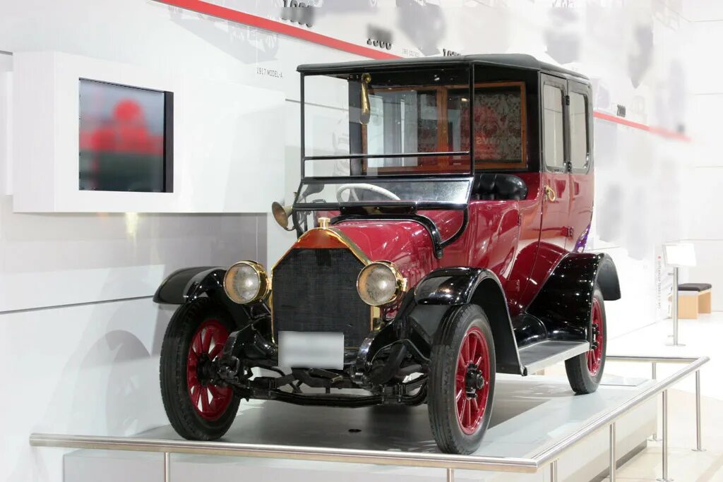 Автомобили 1 час. Mitsubishi 1917. Model a Мицубиси. Первый автомобиль Mitsubishi model a 1917 года.. Mitsubishi model a 1917 1/43.