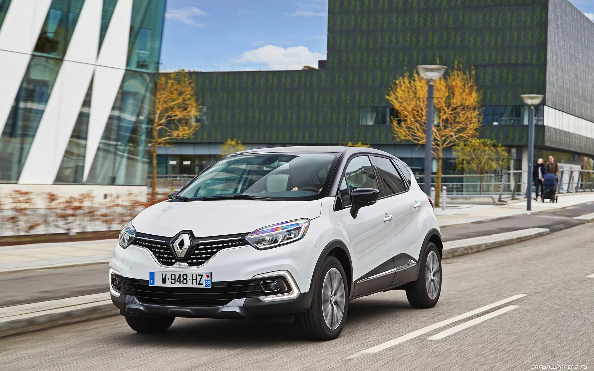 Рено каптур 4х4 отзывы. Рено каптур 2017 оранжевый. 6. Renault captur initiale. Рено каптур 2023.