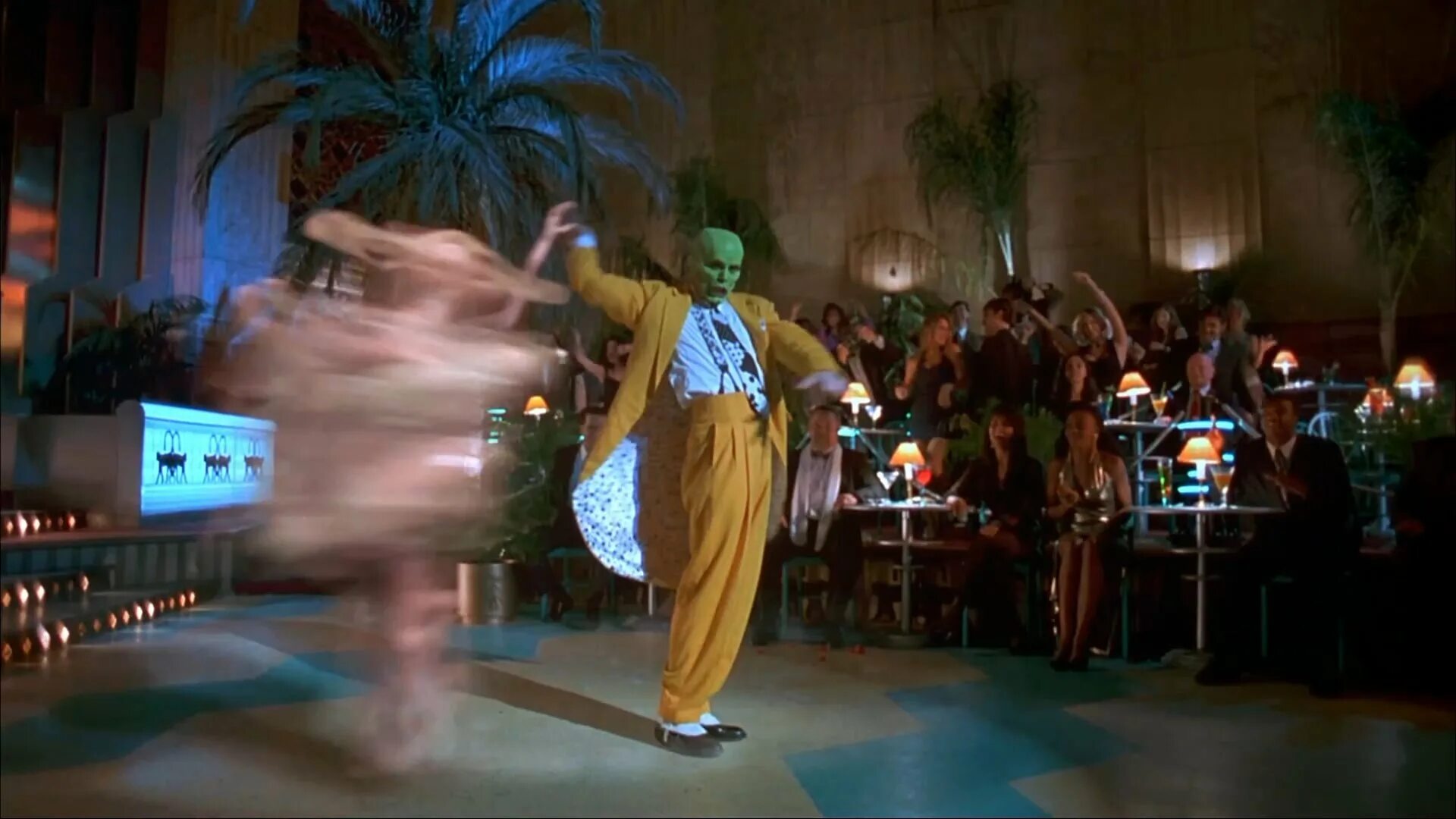 Маска танец в клубе. Маска с Джим Керри танцы. Джим Керри маска танцует. Маска Джим Керри Румба.
