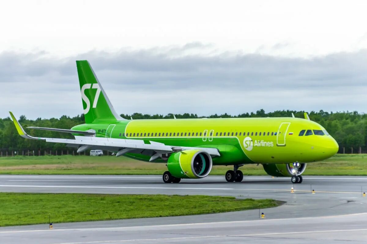 S 7 seven. Самолёты авиакомпании s7 Airlines. E175 s7. Самолёт s7 Airlines в Иркутск. 737 Max s7.