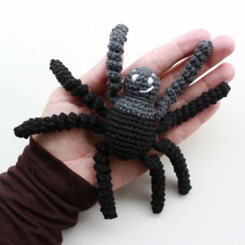 паук гордон амигуруми. связать паучка. вязаные игрушки паук. вязаный паук мексиканский птицеед. вязаные игрушки паук.