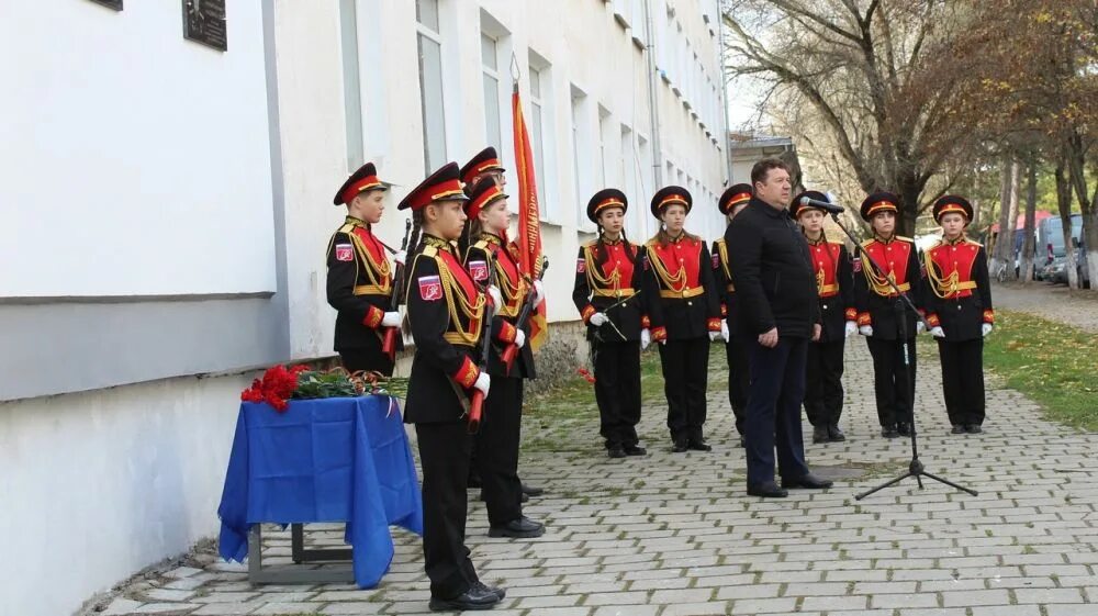 Новости сво 18.03 24. Белогородск Украина военные. Юные герои на Украине. Мемориал погибшим солдатам сво Белогорск Крым. Новости Крыма из Белогорска открытие мемориальной доски.