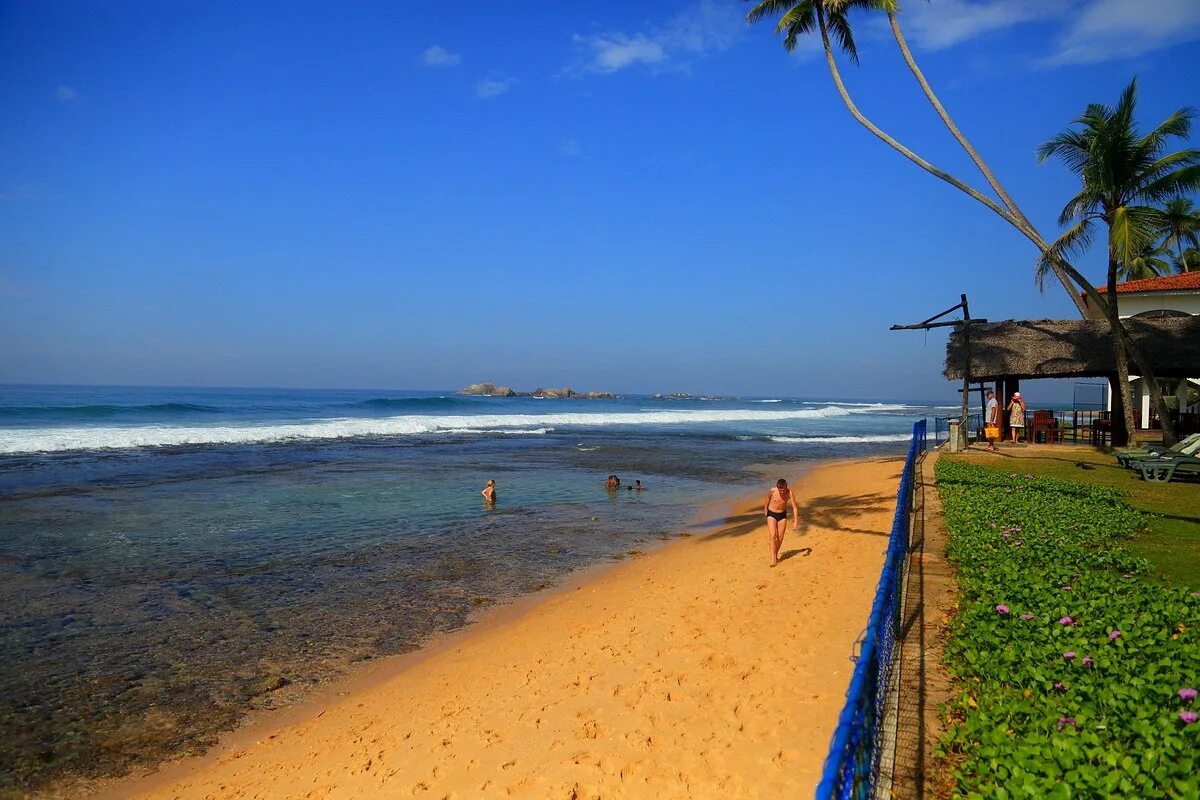 Шри-Ланка,Хиккадува,Lanka super Corals. Lanka super Corals 2 Шри-Ланка Хиккадува. Hikkaduwa Шри Ланка. Хиккадува пляж. Страховка шри ланка