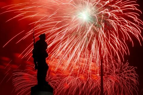 Над Москвой прогремел салют Победы - Российская газета