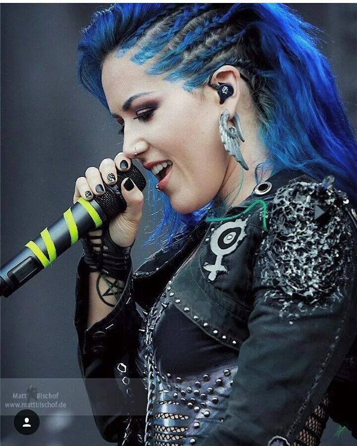 Алисса Уайт Гласс. Alissa White-Gluz. Arch Enemy Алисса Уайт-глаз. Arch Enemy солистка. Алис лова