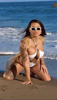 Әйелдердің жұптасуы бейнеленген орыс порносын онлайн көріңіз