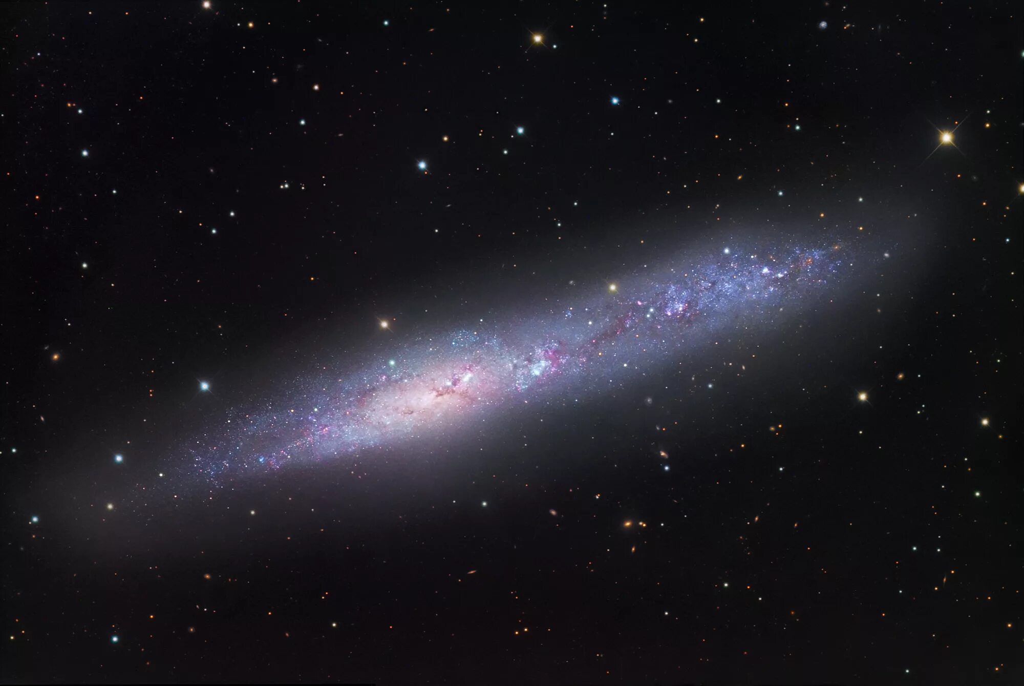 55 космических лет. NGC 1427a. Неправильные иррегулярные Галактики. Линзообразная Галактика NGC 7049. Неправильные Галактика NGC.